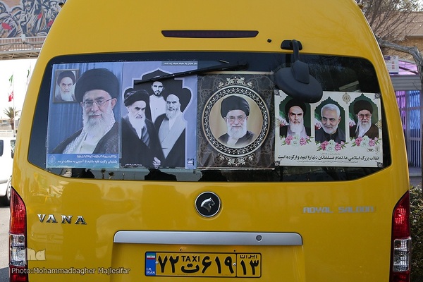 مراسم آغاز دهه فجر و سالروز ورود امام (ره) به میهن اسلامی در اصفهان