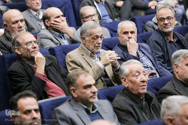 گردهمایی ایثارگران و پیشگامان انقلاب اسلامی در اصفهان