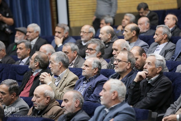 گردهمایی ایثارگران و پیشگامان انقلاب اسلامی در اصفهان