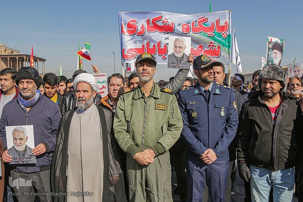 راهپیمایی یوم الله ۲۲ بهمن در میدان امام (ره) اصفهان