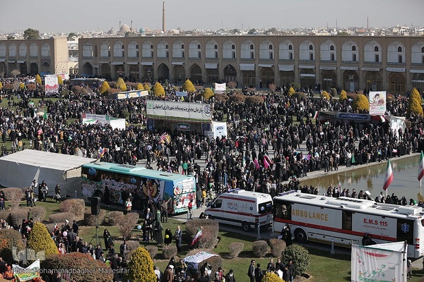 راهپیمایی یوم الله ۲۲ بهمن در میدان امام (ره) اصفهان