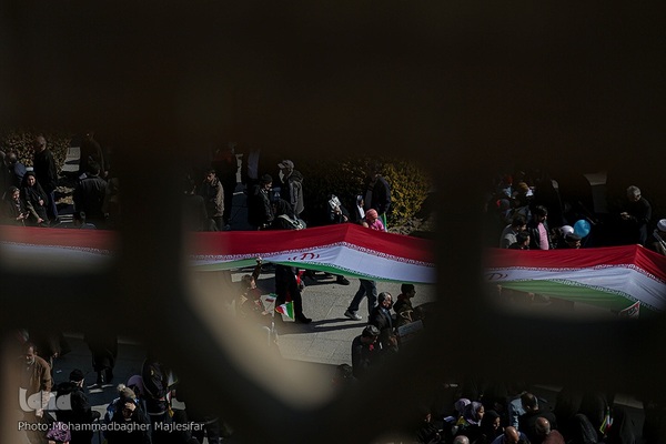 راهپیمایی یوم الله ۲۲ بهمن در میدان امام (ره) اصفهان