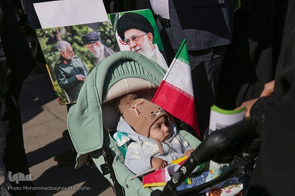 راهپیمایی یوم الله ۲۲ بهمن در میدان امام (ره) اصفهان