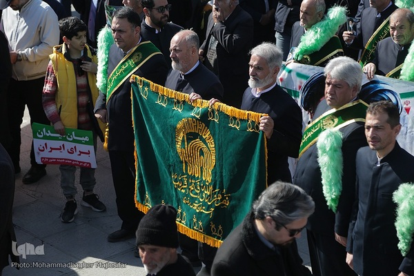 راهپیمایی یوم الله ۲۲ بهمن در میدان امام (ره) اصفهان