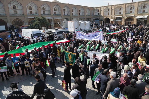 راهپیمایی یوم الله ۲۲ بهمن در میدان امام (ره) اصفهان