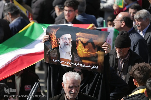 راهپیمایی یوم الله ۲۲ بهمن در میدان امام (ره) اصفهان