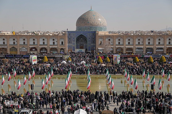 راهپیمایی یوم الله ۲۲ بهمن در میدان امام (ره) اصفهان