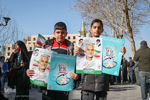 حضور حماسی مردم اصفهان در راهپیمایی یوم‌الله ۲۲ بهمن