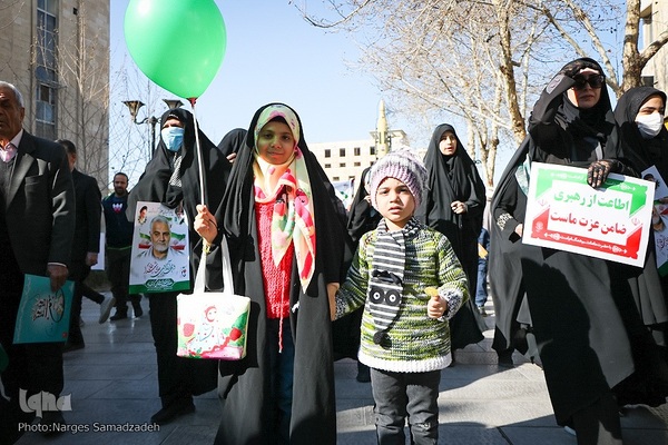 حضور حماسی مردم اصفهان در راهپیمایی یوم‌الله ۲۲ بهمن