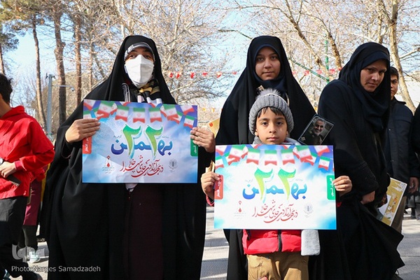 حضور حماسی مردم اصفهان در راهپیمایی یوم‌الله ۲۲ بهمن