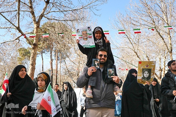 حضور حماسی مردم اصفهان در راهپیمایی یوم‌الله ۲۲ بهمن