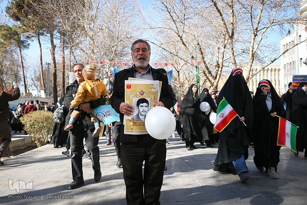 حضور حماسی مردم اصفهان در راهپیمایی یوم‌الله ۲۲ بهمن