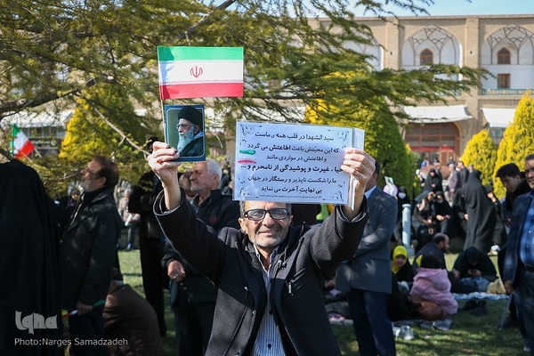 حضور حماسی مردم اصفهان در راهپیمایی یوم‌الله ۲۲ بهمن