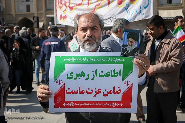 حضور حماسی مردم اصفهان در راهپیمایی یوم‌الله ۲۲ بهمن