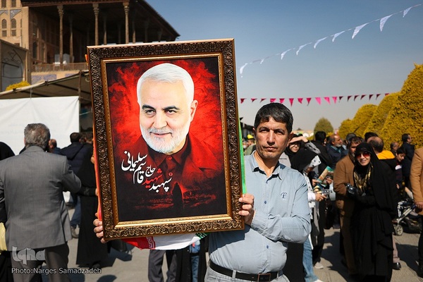 حضور حماسی مردم اصفهان در راهپیمایی یوم‌الله ۲۲ بهمن