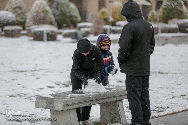 آشتی اصفهان با برف