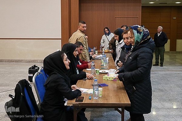 حضور ارامنه مقیم اصفهان در انتخابات