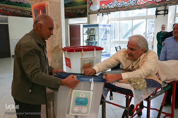 شور انتخابات در آسایشگاه جانبازان شهید مطهری