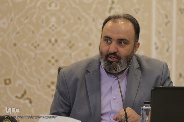 همایش ملی تجلیل از واقفین حرم مطهر رضوی در اصفهان