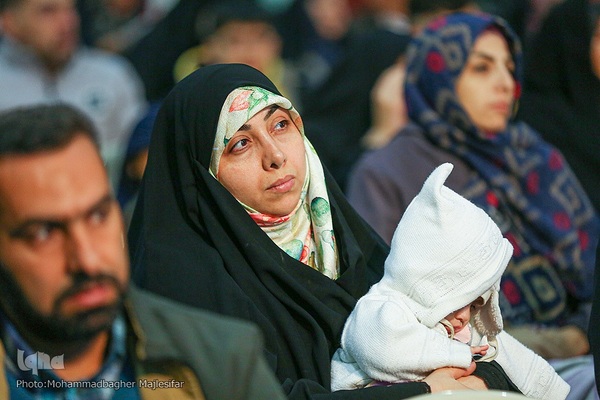 ویژه‌برنامه تحویل سال نو در گلستان شهدای اصفهان