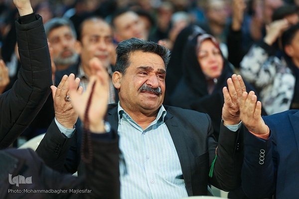 ویژه‌برنامه تحویل سال نو در گلستان شهدای اصفهان