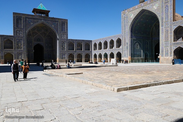 میزبانی نقش جهان از مسافران نوروزی نصف جهان