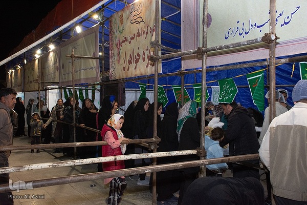 برپایی سفره کرم امام حسن (ع) در اصفهان