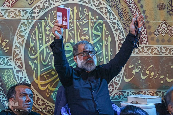 مراسم شب ۱۹ رمضان در مسجد جامع اصفهان