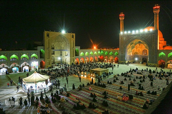 مراسم شب ۱۹ رمضان در مسجد جامع اصفهان