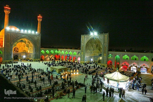 مراسم شب ۱۹ رمضان در مسجد جامع اصفهان