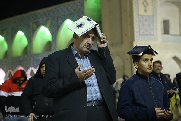 مراسم شب ۱۹ رمضان در مسجد جامع اصفهان