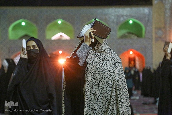 مراسم شب ۱۹ رمضان در مسجد جامع اصفهان