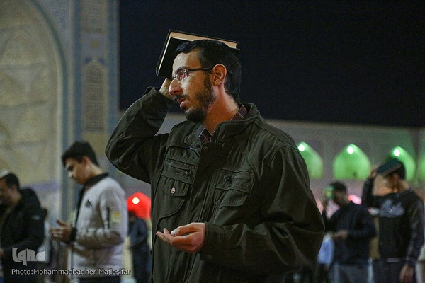 مراسم شب ۱۹ رمضان در مسجد جامع اصفهان