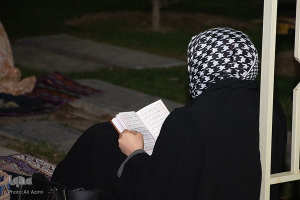 حال و هوای شب ۱۹ رمضان در گلستان شهدای اصفهان