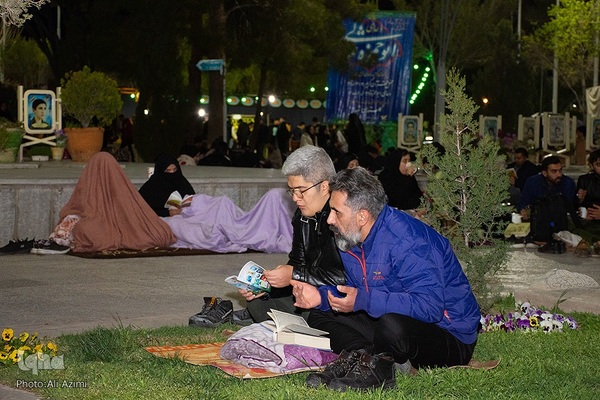 حال و هوای شب ۱۹ رمضان در گلستان شهدای اصفهان