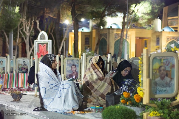 حال و هوای شب ۱۹ رمضان در گلستان شهدای اصفهان