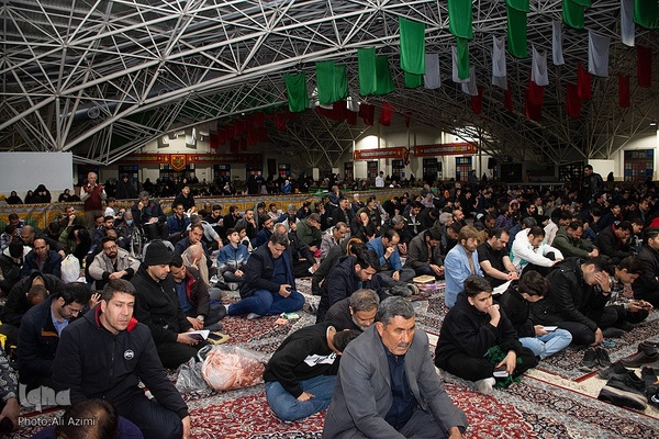 حال و هوای شب ۱۹ رمضان در گلستان شهدای اصفهان