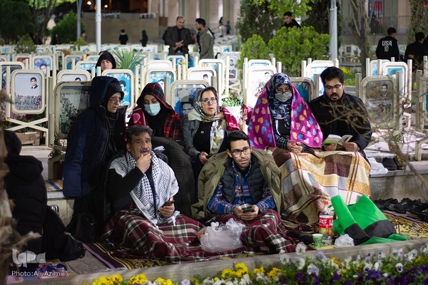 حال و هوای شب ۱۹ رمضان در گلستان شهدای اصفهان