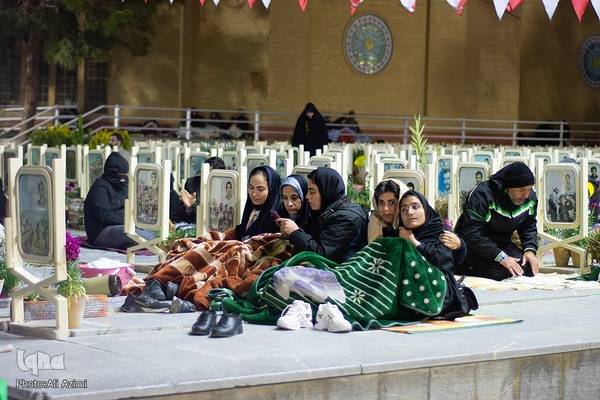 حال و هوای شب ۱۹ رمضان در گلستان شهدای اصفهان