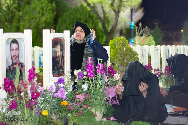 حال و هوای شب ۱۹ رمضان در گلستان شهدای اصفهان