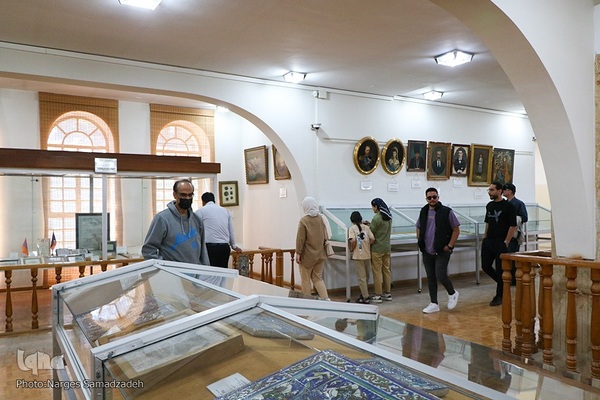 بازدید مسافران نوروزی از کلیسای وانک