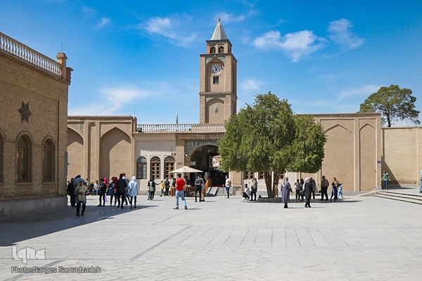 بازدید مسافران نوروزی از کلیسای وانک