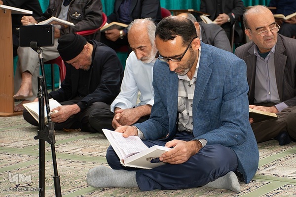 کرسی تلاوت قرآن یادبود سردار شهید زاهدی در اصفهان