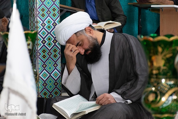 کرسی تلاوت قرآن یادبود سردار شهید زاهدی در اصفهان