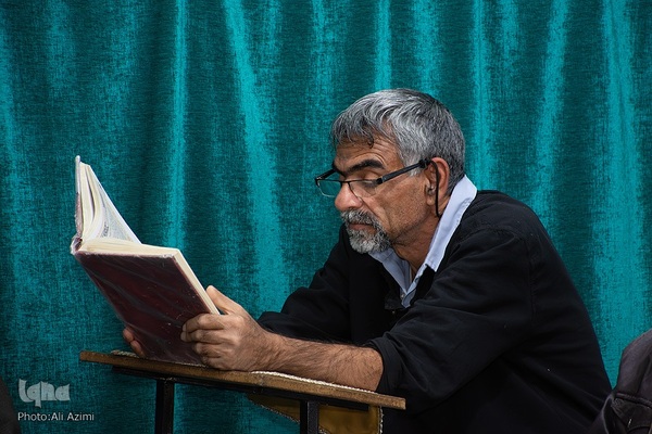 کرسی تلاوت قرآن یادبود سردار شهید زاهدی در اصفهان