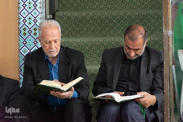 کرسی تلاوت قرآن یادبود سردار شهید زاهدی در اصفهان