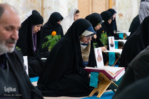 آیین جزء‌خوانی قرآن در امامزاده نرمی دولت‌آباد