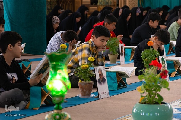 آیین جزء‌خوانی قرآن در امامزاده نرمی دولت‌آباد