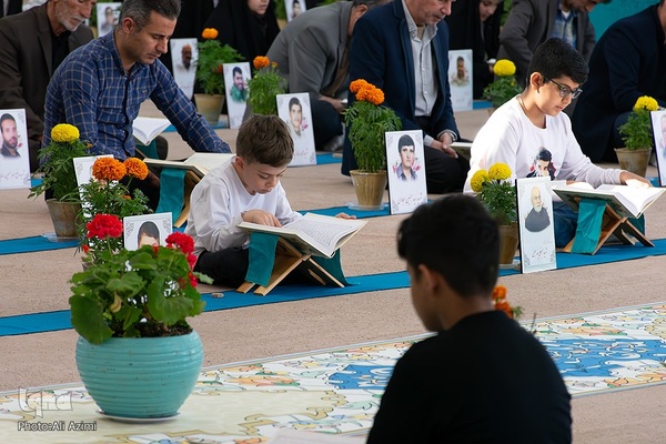 آیین جزء‌خوانی قرآن در امامزاده نرمی دولت‌آباد