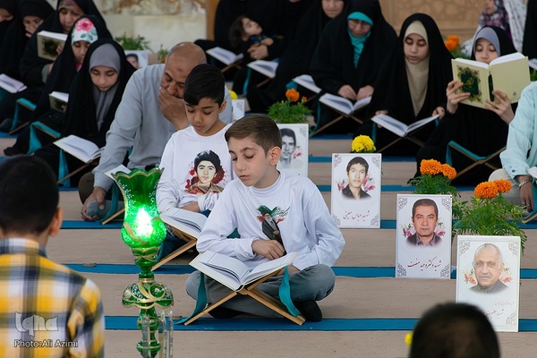 آیین جزء‌خوانی قرآن در امامزاده نرمی دولت‌آباد